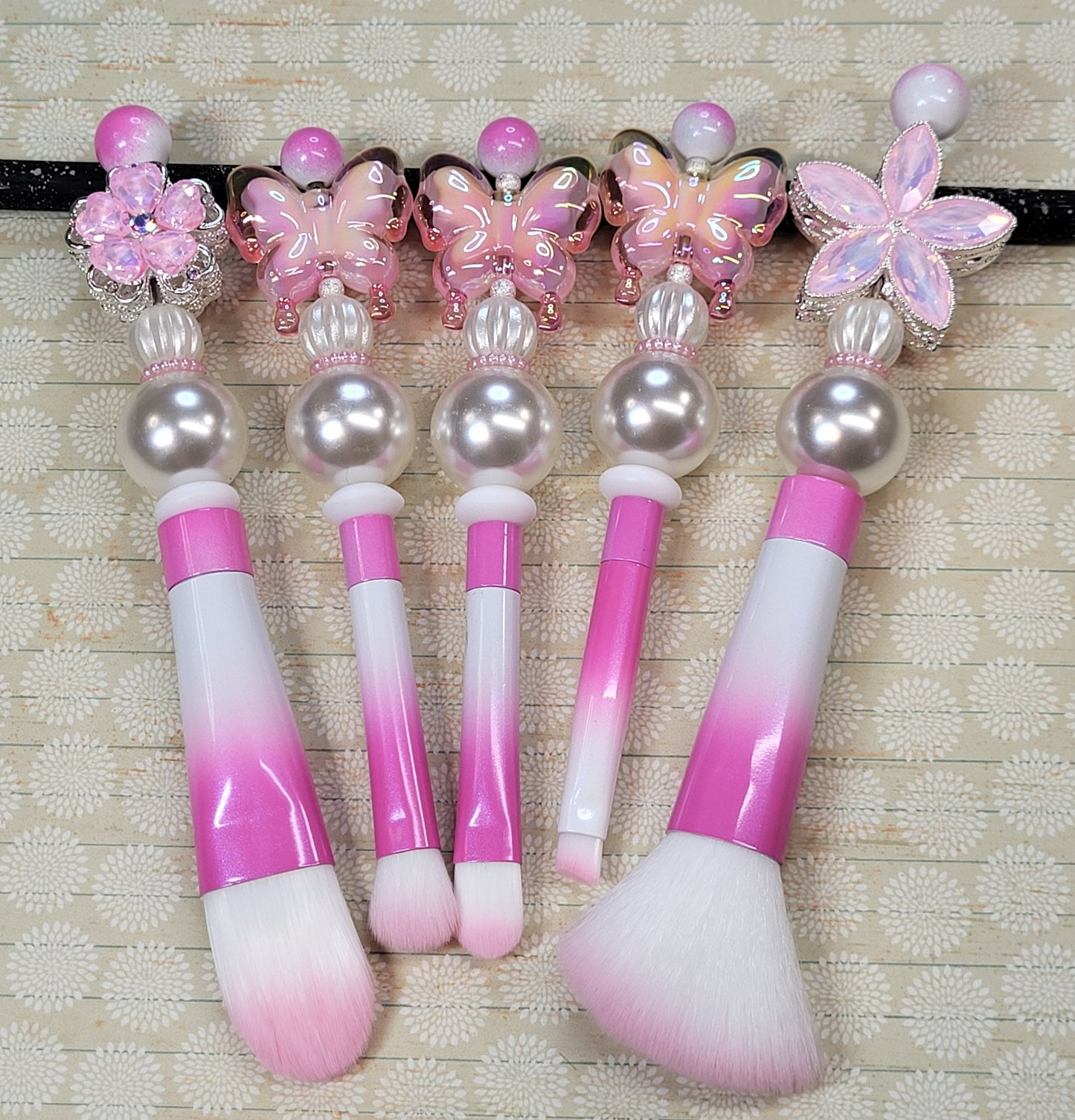 5-Piece Beaded Makeup Brush Set | Aesthetic Makeup Brushes | Cute Beaded Beauty Tools for Glam, Travel & Everyday Makeup