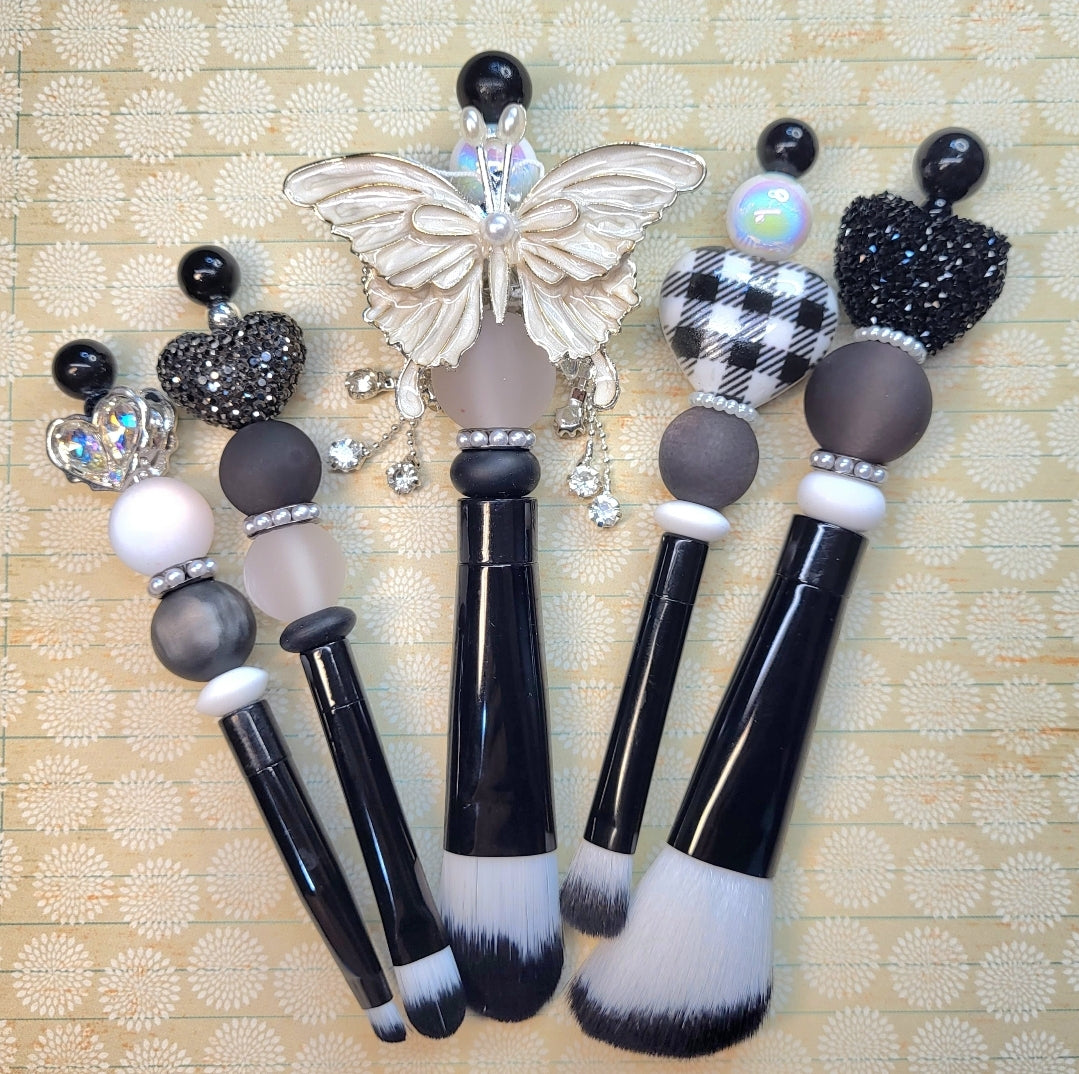 5-Piece Beaded Makeup Brush Set | Aesthetic Makeup Brushes | Cute Beaded Beauty Tools for Glam, Travel & Everyday Makeup