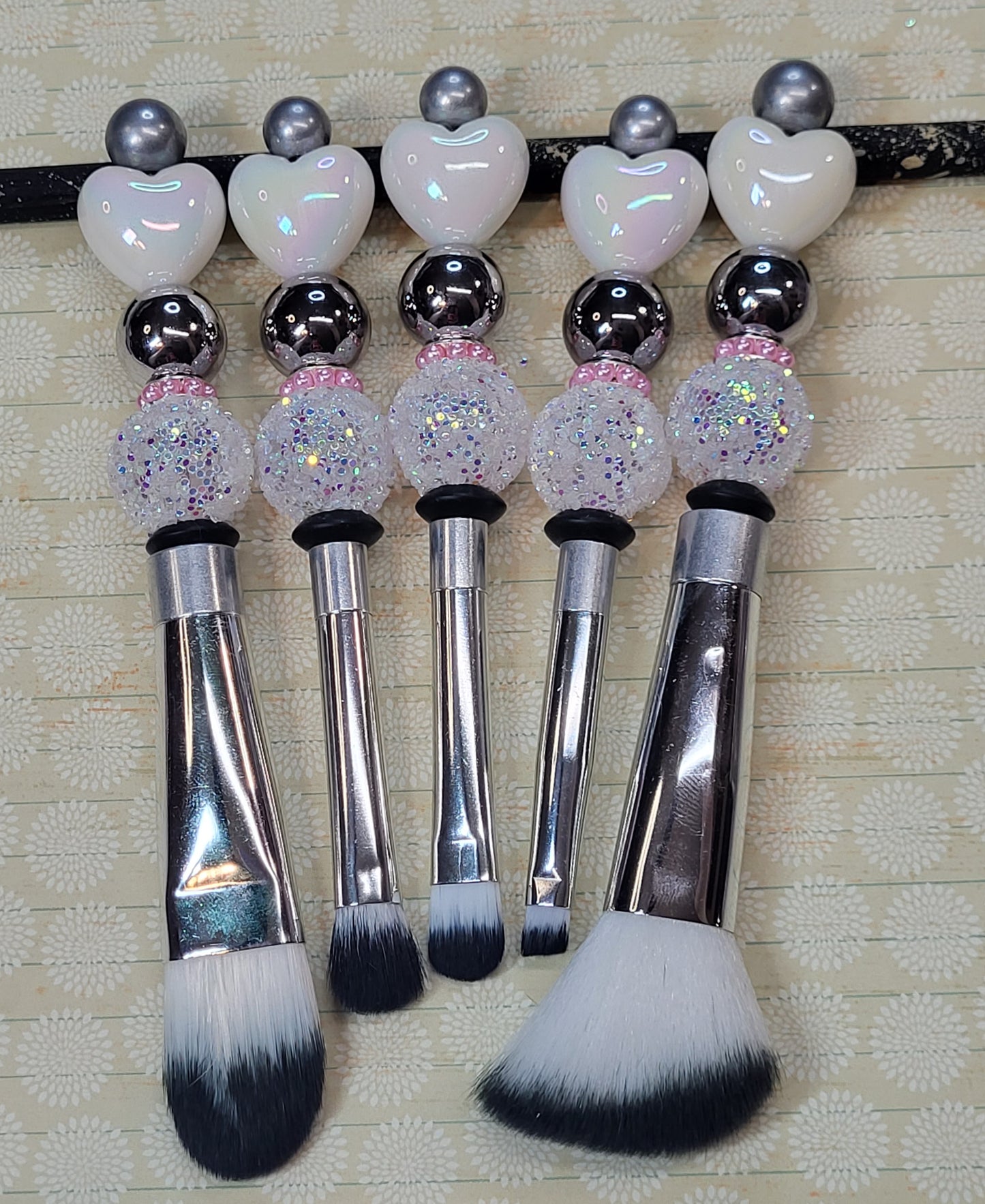 5-Piece Beaded Makeup Brush Set | Aesthetic Makeup Brushes | Cute Beaded Beauty Tools for Glam, Travel & Everyday Makeup