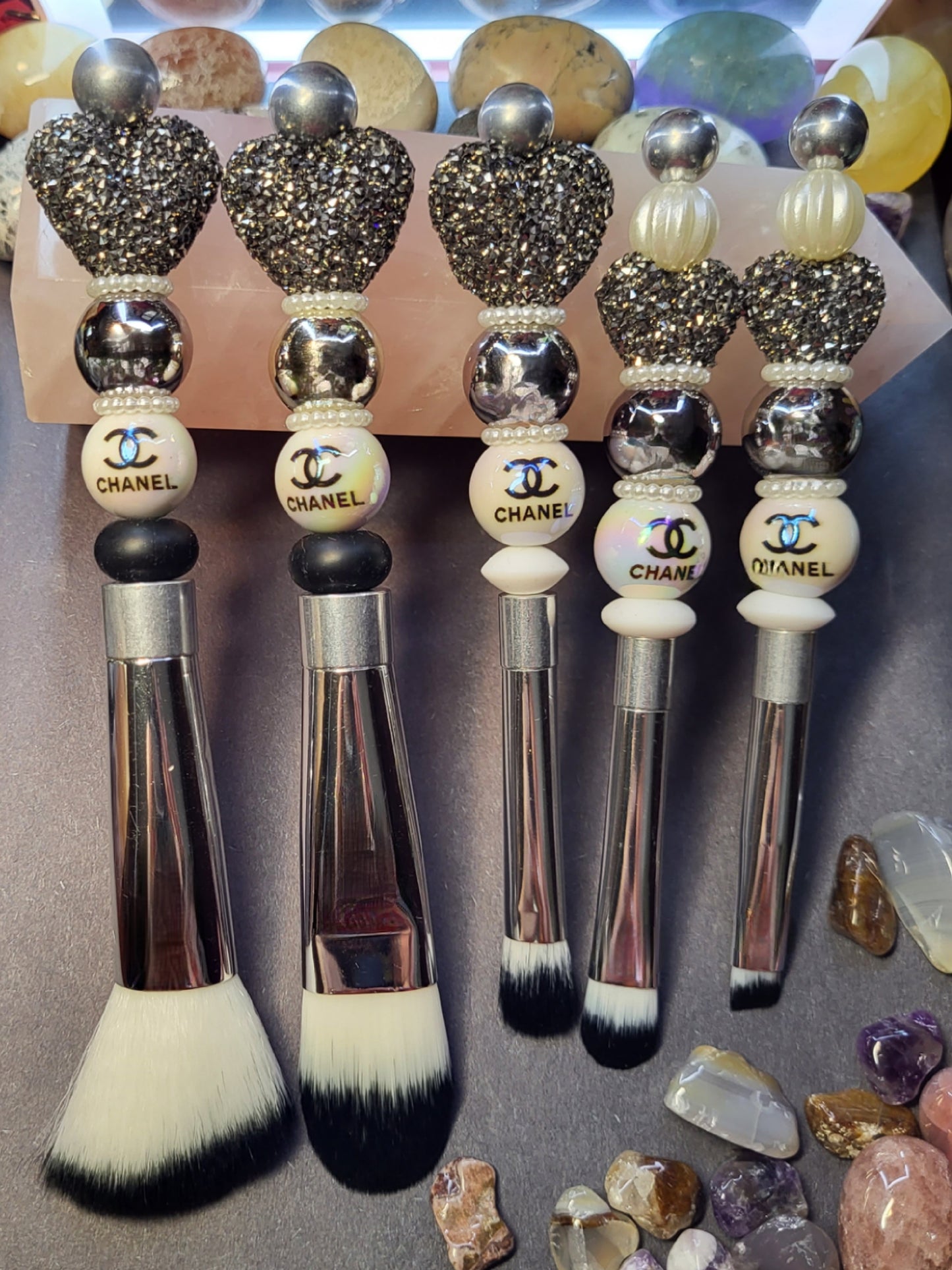 5-Piece Beaded Makeup Brush Set | Aesthetic Makeup Brushes | Cute Beaded Beauty Tools for Glam, Travel & Everyday Makeup