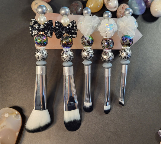 5-Piece Beaded Makeup Brush Set | Aesthetic Makeup Brushes | Cute Beaded Beauty Tools for Glam, Travel & Everyday Makeup