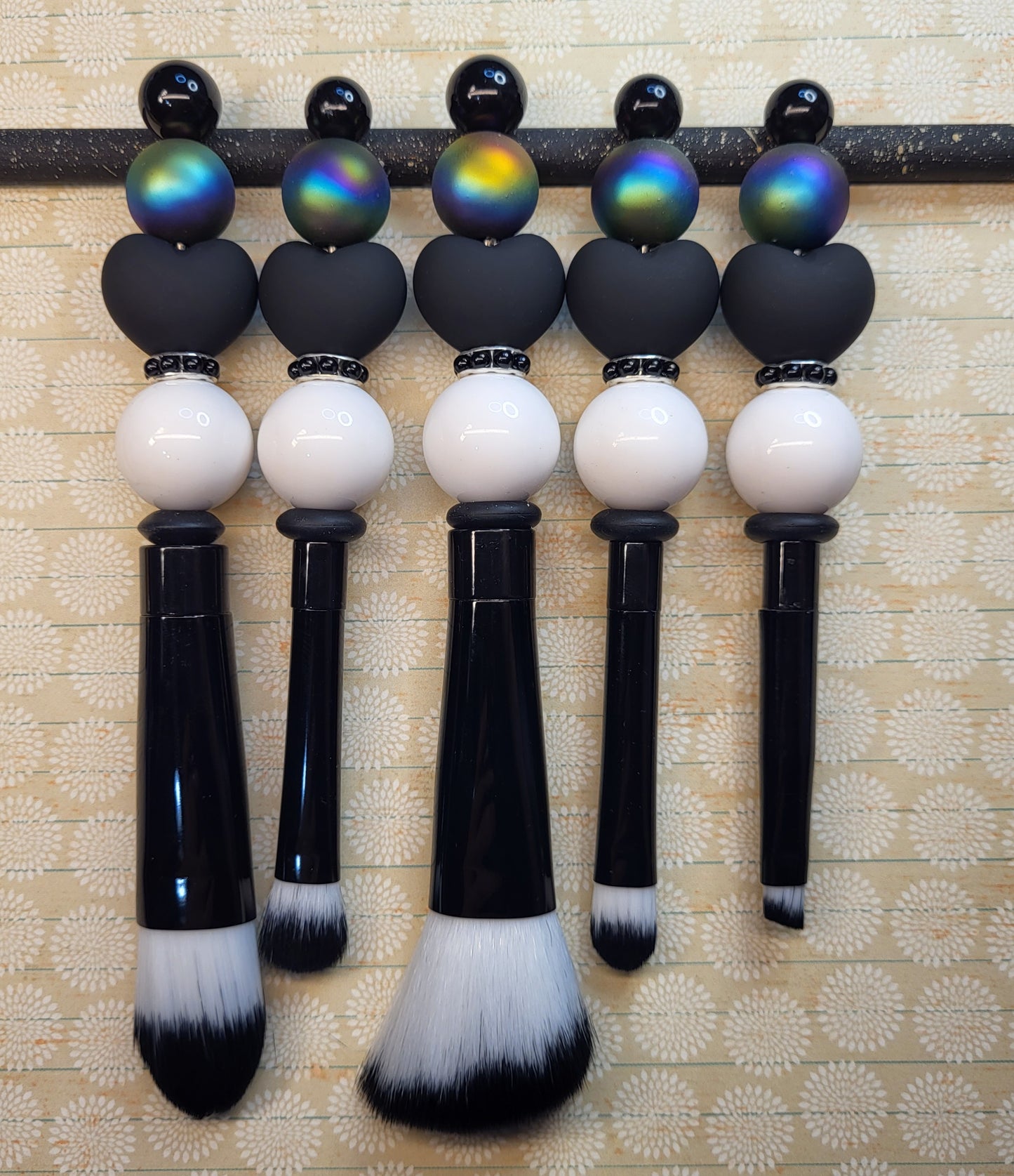 5-Piece Beaded Makeup Brush Set | Aesthetic Makeup Brushes | Cute Beaded Beauty Tools for Glam, Travel & Everyday Makeup