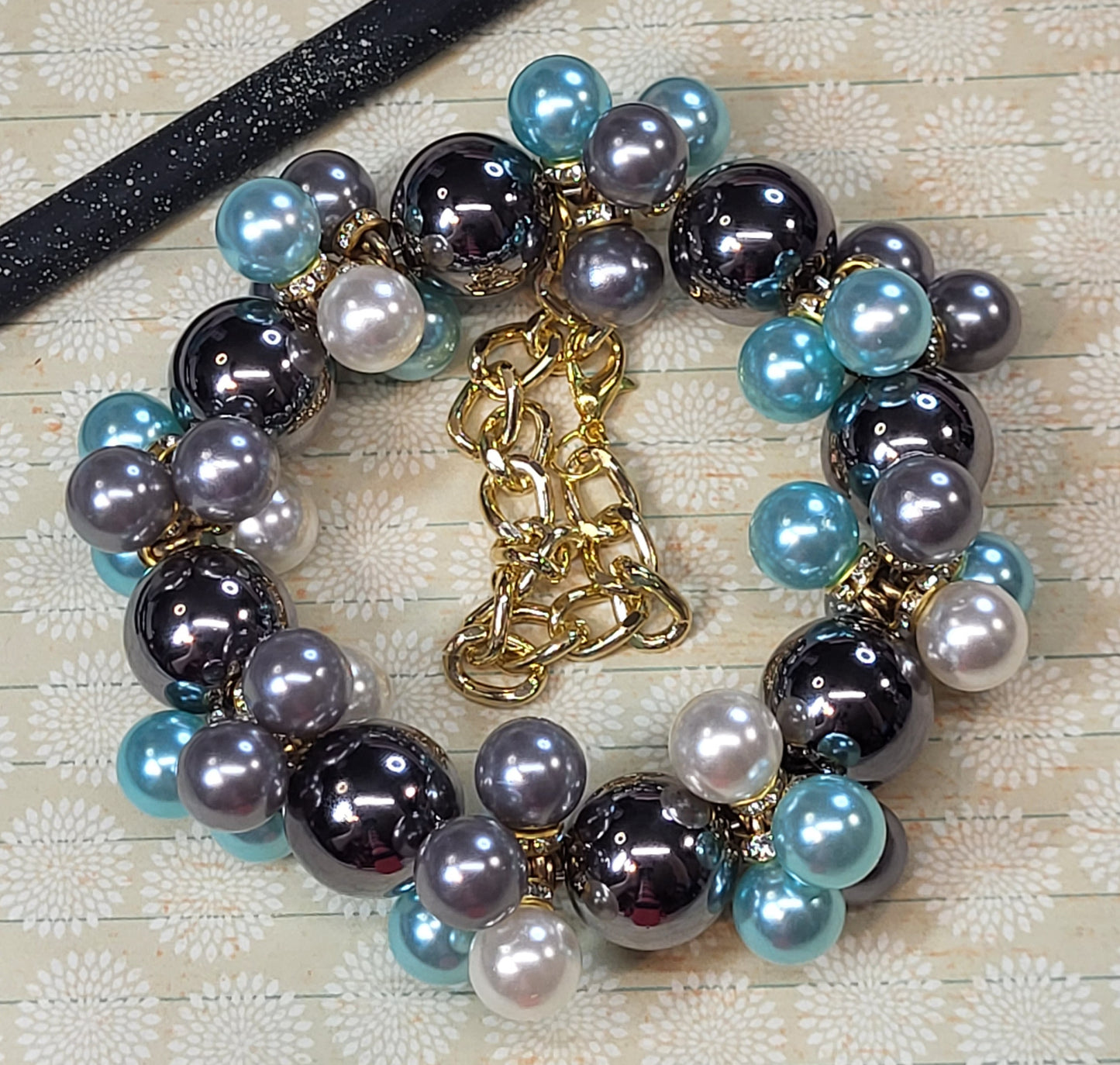 🎄 Mini Handmade Beaded Christmas Ornaments – Small Pearl & Acrylic Holiday Decorations on Stainless Steel Wire