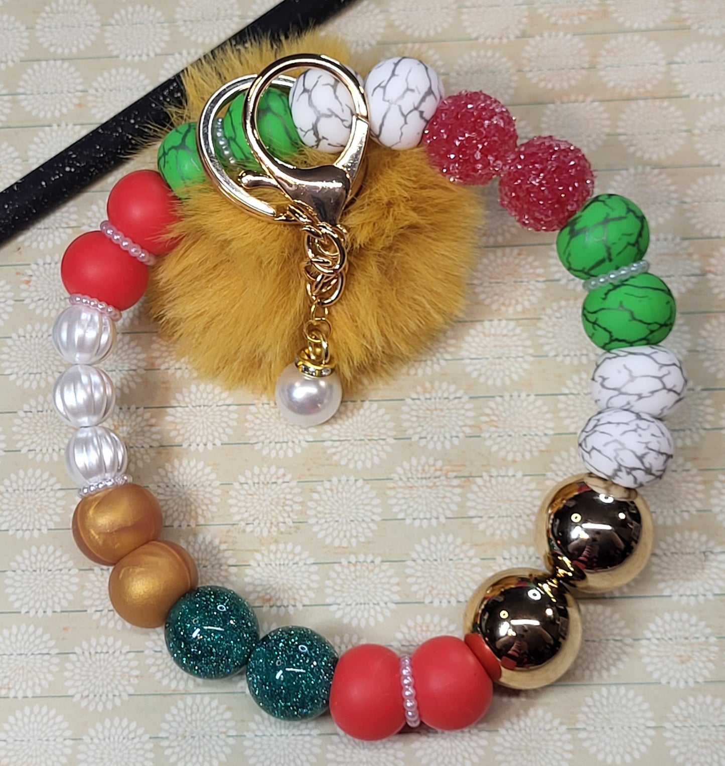 🎄 Christmas Themed Beaded Wristlet Keychains – Handmade 304 Stainless Steel Wire Holiday Accessories