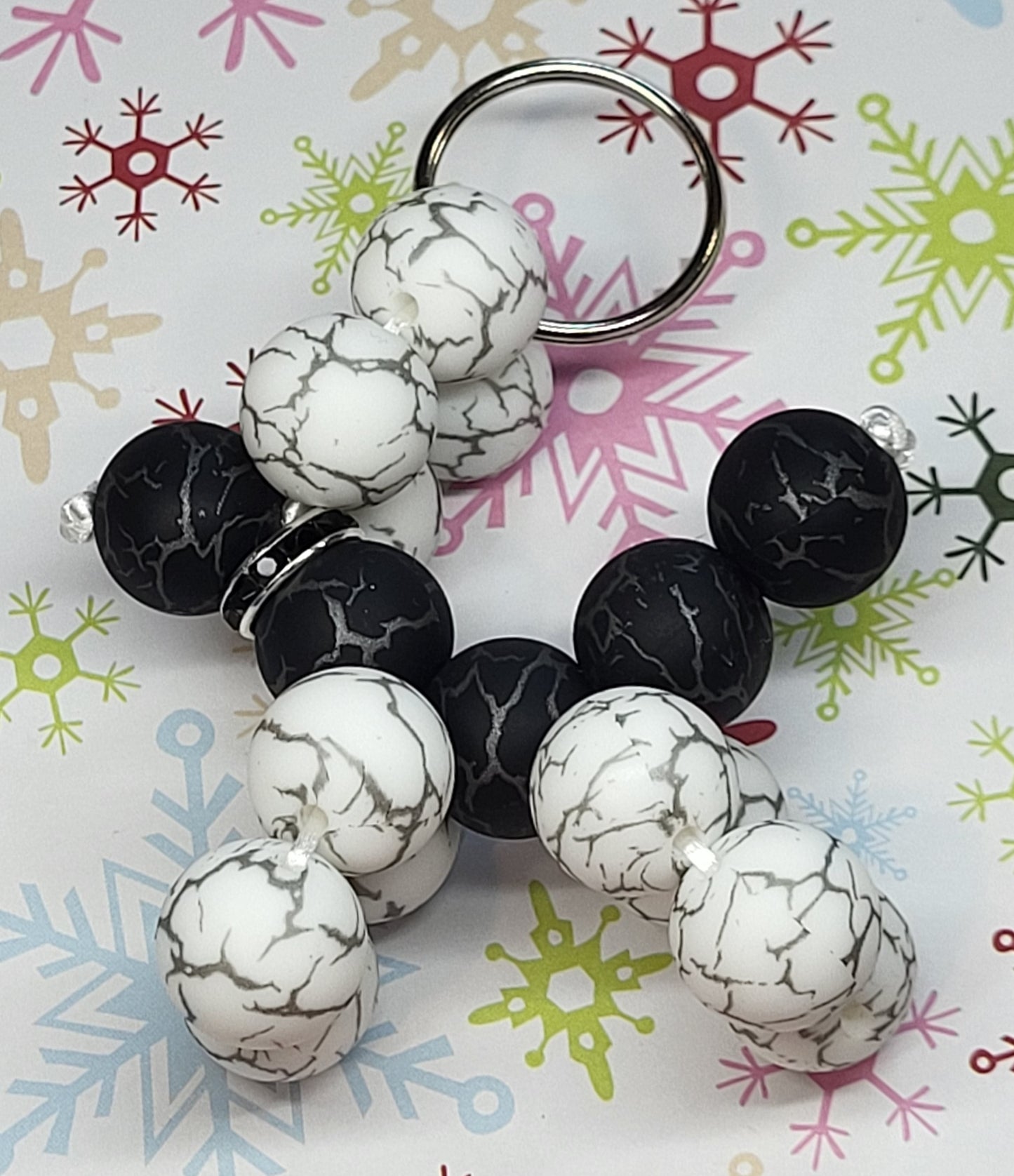 🎈 Balloon Dog Keychain – Silicone Bead Accessory